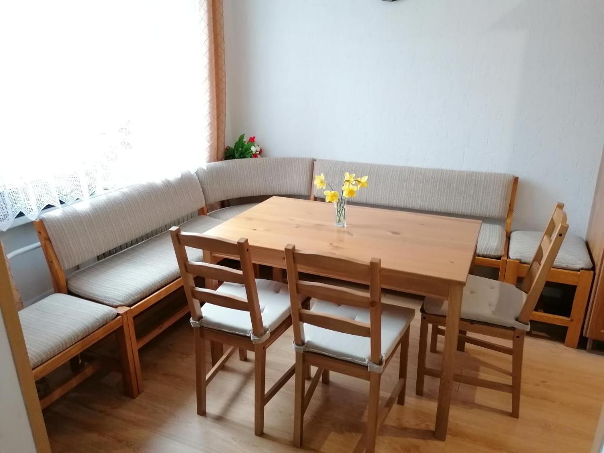 Ubytovani Na Spaciru Микулов Екстериор снимка